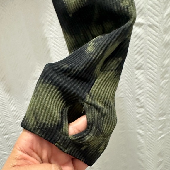 PINK Olive Tie-Dye Long Sleeve Crop Top - Picture 6 of 8